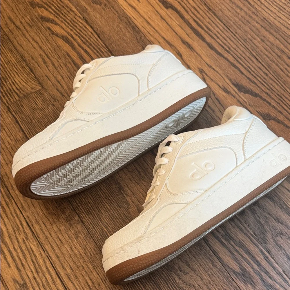 ALO Yoga White Women's Sneakers - Picture 3 of 7